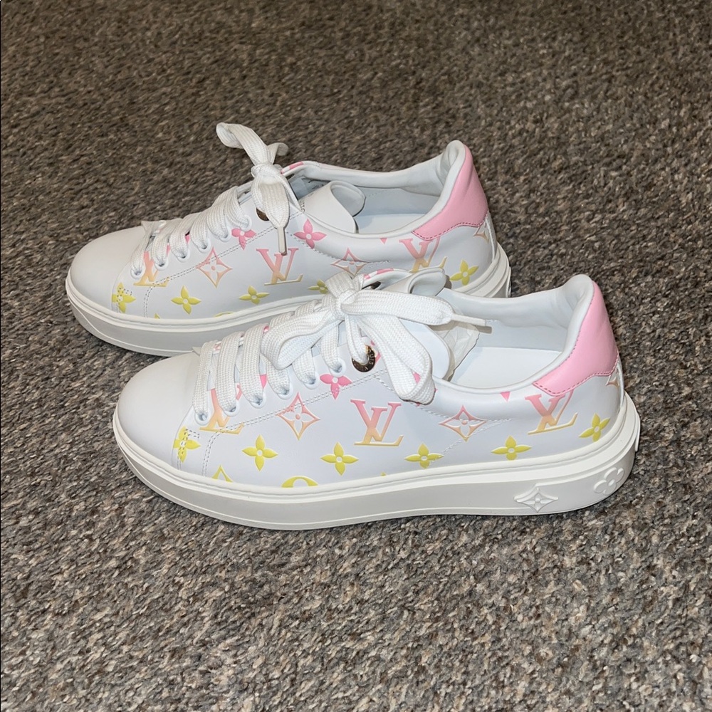 Louis Vuitton sneakers. 7 - Picture 4 of 10
